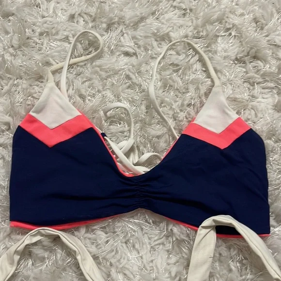 L space bikini tops - Picture 2 of 7